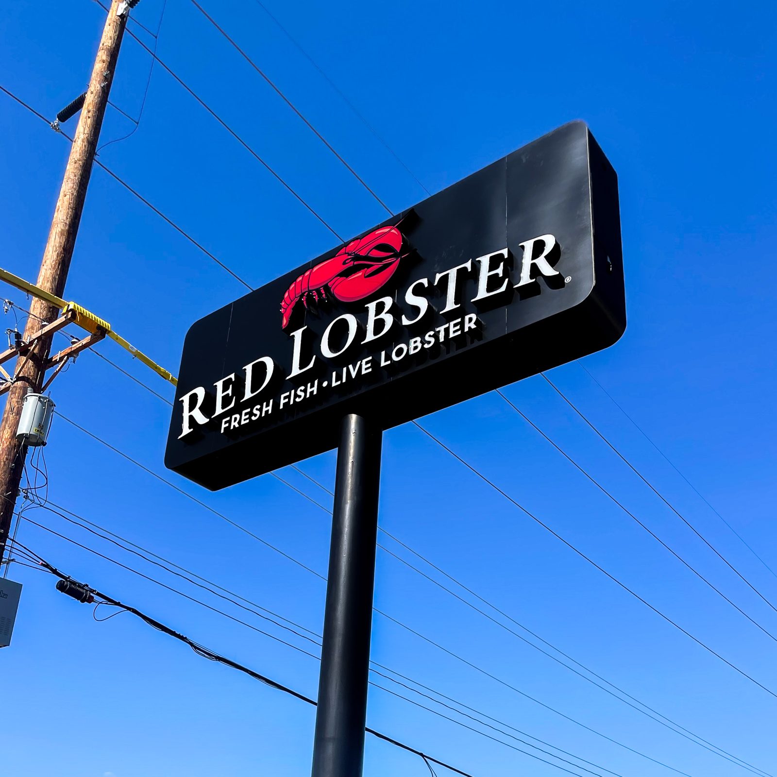 Illuminated pylon sign for Red Lobster