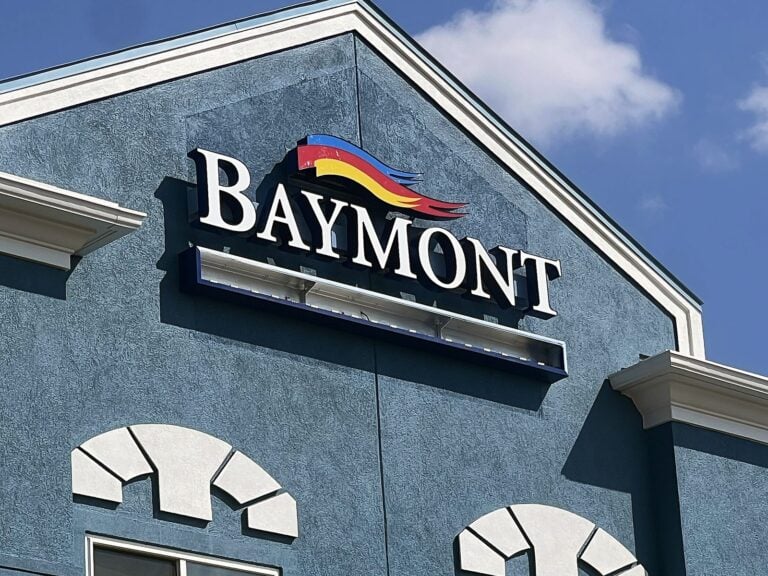 Channel letter sign for Baymont in Decatur, IL