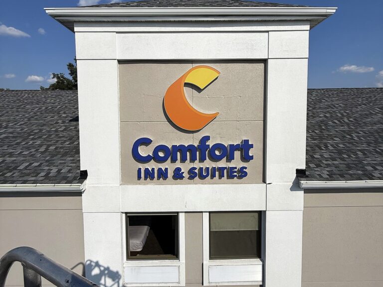 Channel letter sign for Comfort Inn & Suites in O'Fallon, IL
