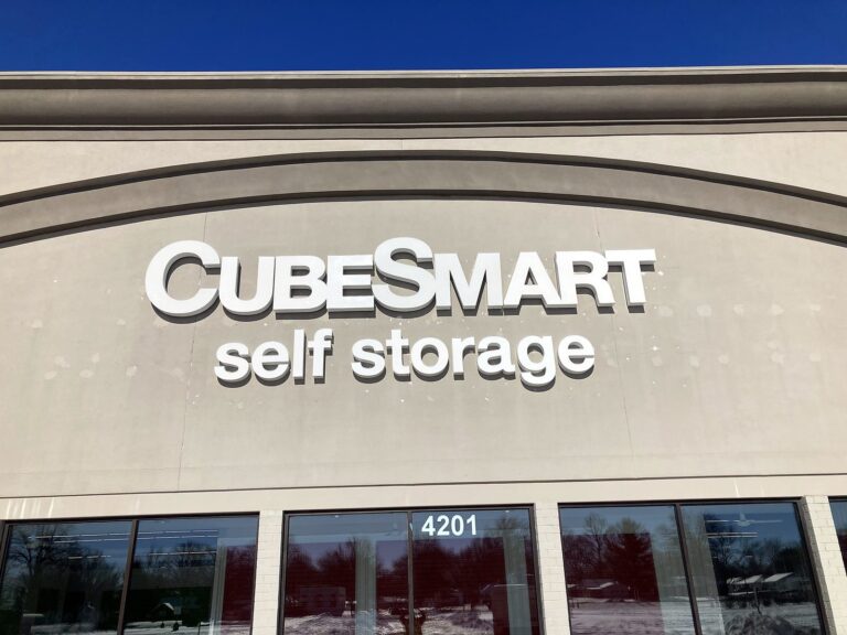 Channel letter sign for CubeSmart in Belleville, IL