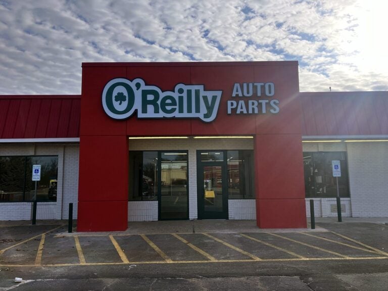 Channel letter sign for O'Reilly Auto Parts in Petersburg, IL – view 2