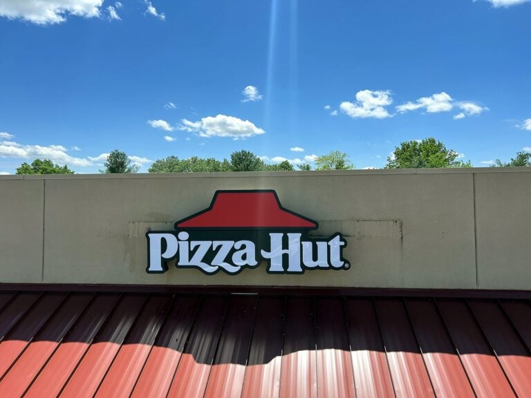 Channel letter sign for Pizza Hut in Chatham, IL
