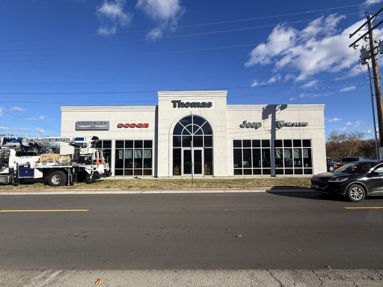 Channel letter sign for Thomas Dodge Jeep Chrysler in Petersburg, IL