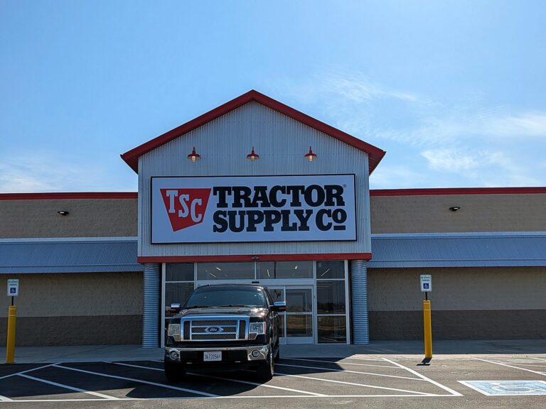 Channel letter sign for Tractor Supply Co in Mason City, IA