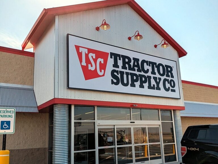 Channel letter sign for Tractor Supply Co in Mason City, IA – view 2