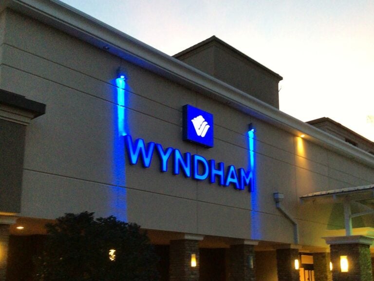 Channel letter sign for Wyndham – view 3