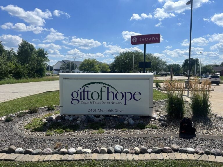 Monument sign for Gift of Hope in Springfield, IL