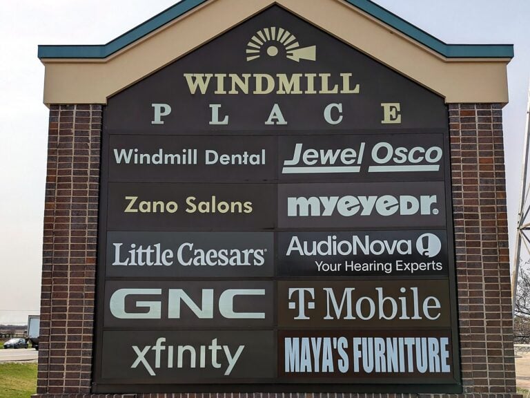 Monument sign for Windmill Place in Batavia, IL – view 2