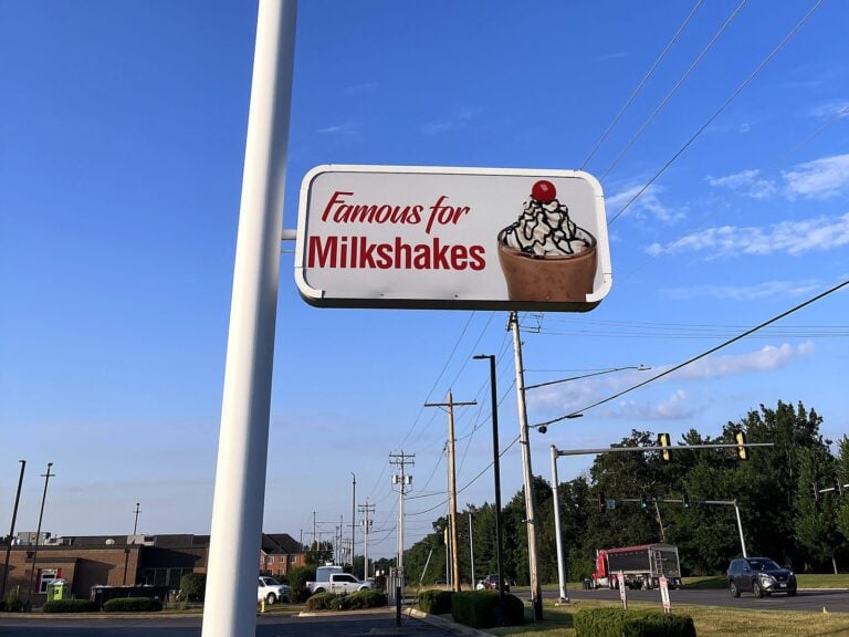 Pylon sign in Decatur, IL