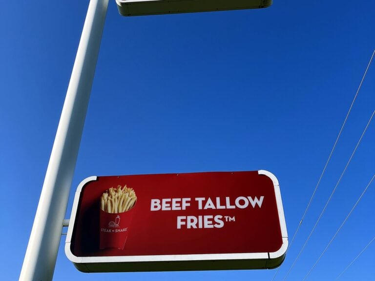 Pylon sign in Decatur, IL – view 2