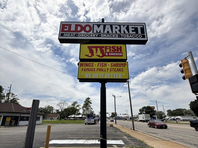 Pylon sign for Eldo Market in Decatur, IL