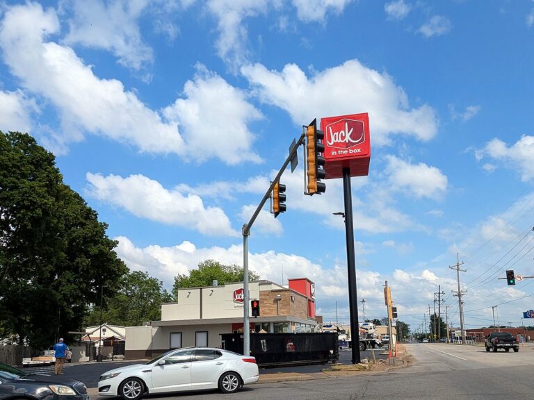 Pylon sign for Jack in the Box in Woodriver, IL
