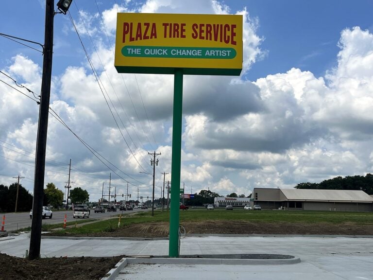 Pylon sign for Plaza Tire Service in Jacksonville, IL – view 2