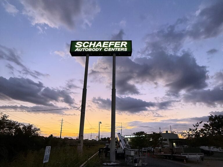 Pylon sign for Schaefer Autobody Centers in O'Fallon, MO