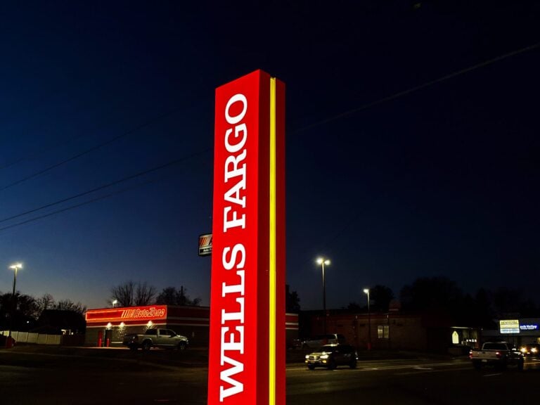 Pylon sign for Wells Fargo in Galesburg, IL, illuminated at night