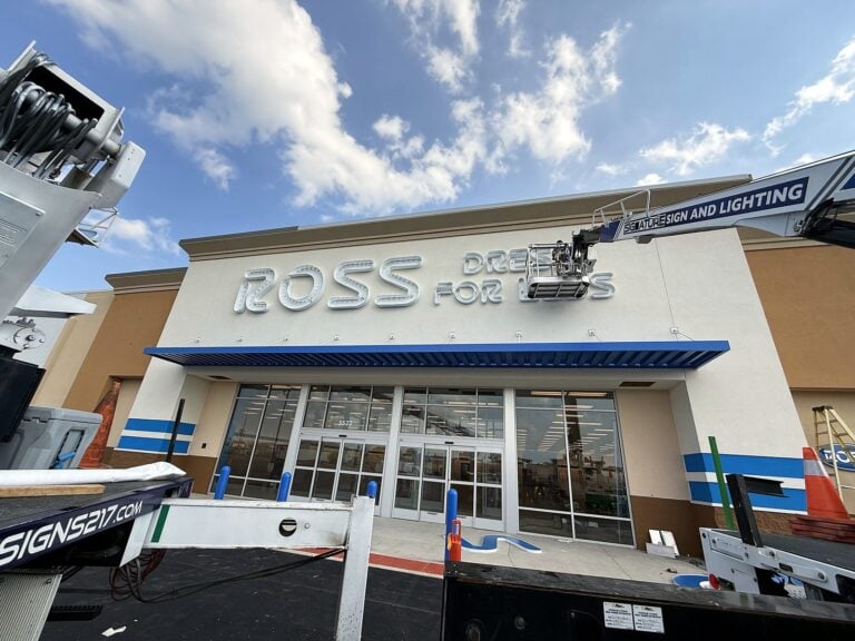 Signature Signs installation crew installing the Ross Dress for Less sign in Pekin, IL